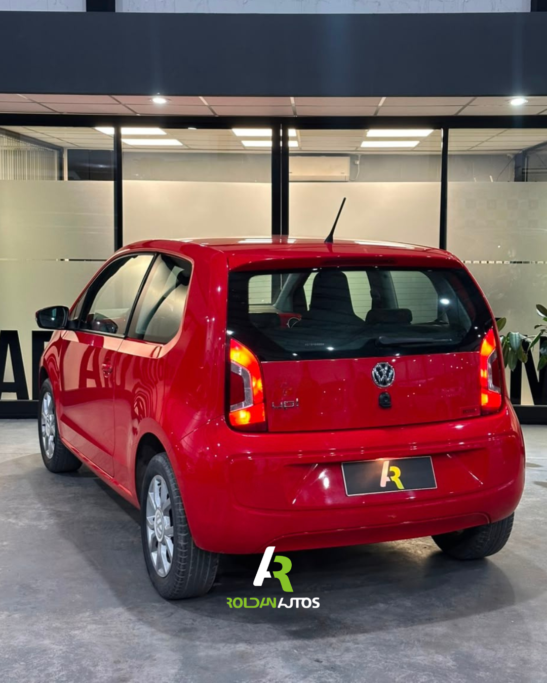 VOLKSWAGEN UP! 3 PTAS HIGH (2016) - AA041VT #1