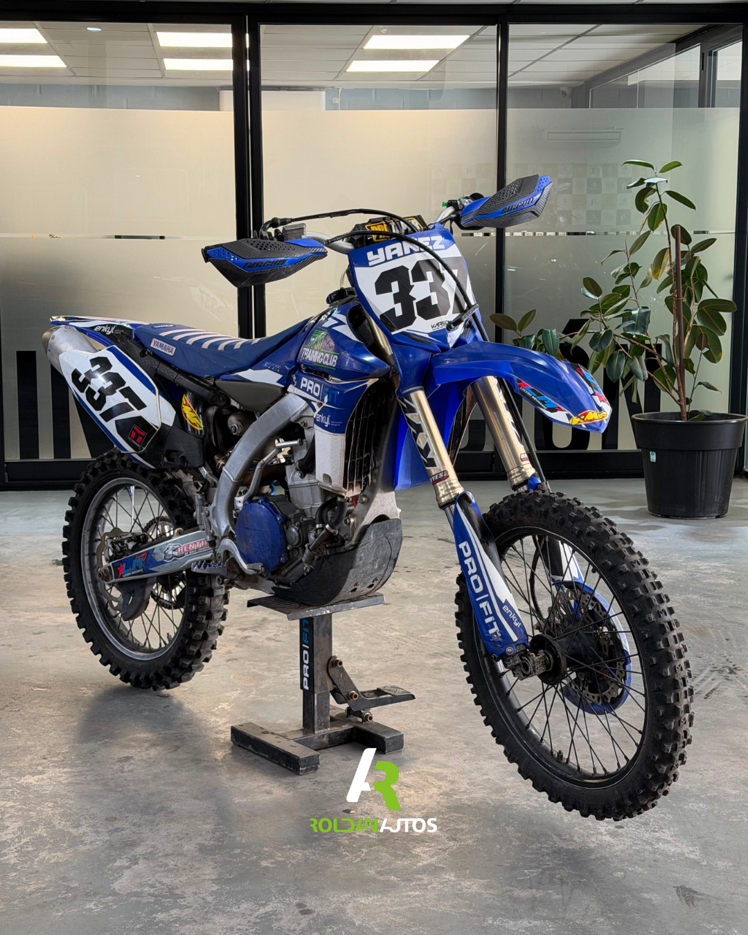 YAMAHA YZF 450 (2010) - AAA111 #1