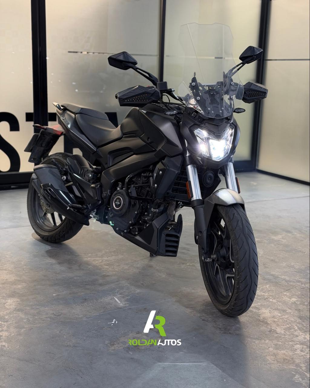 BAJAJ DOMINAR 400